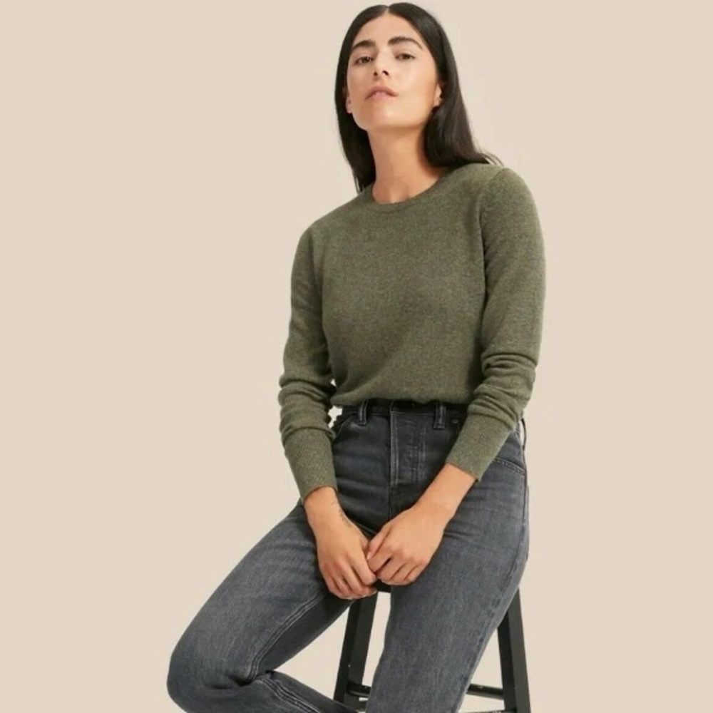 Everlane dark green cashmere crew size M